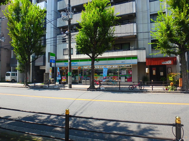 コンビ二：ﾌｧﾐﾘｰﾏｰﾄ 釣鐘町店　104m