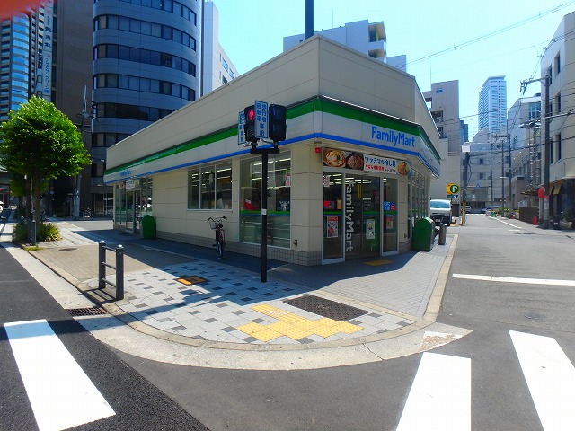 コンビ二：ﾌｧﾐﾘｰﾏｰﾄ 北浜一丁目店　677m