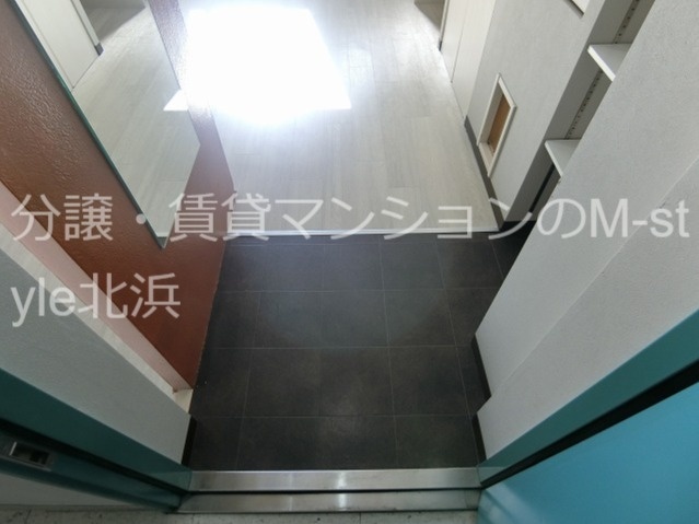 フローライト長堀橋 玄関